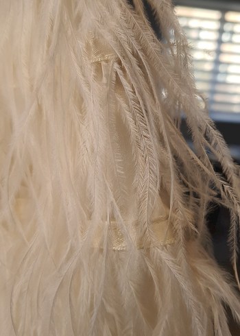 Straplez Mini Abiye Deve Tüyü Detaylı - Görsel 5