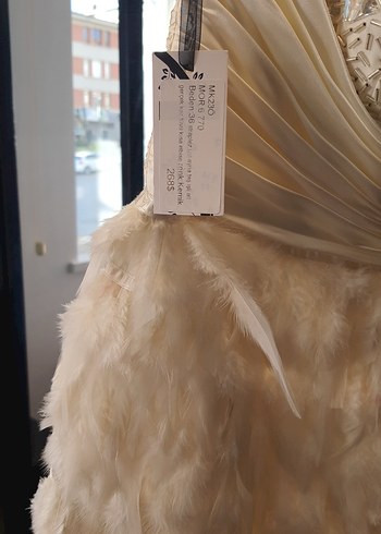 Straplez Mini Abiye Deve Tüyü Detaylı - Görsel 6