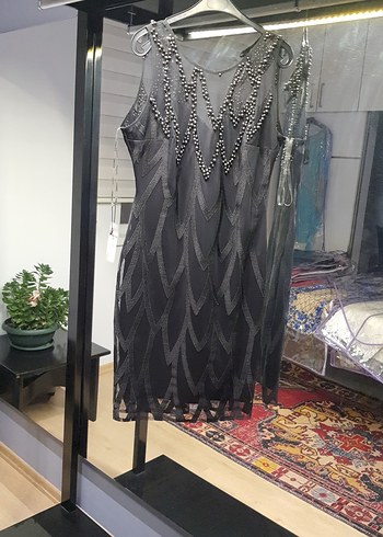 Siyah Dantel Detaylı V Yaka Midi Kokteyl Elbisesi - Görsel 4