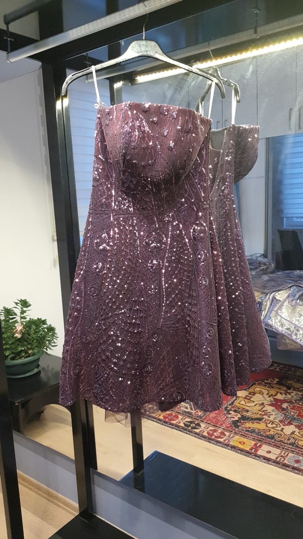 Mürdüm Straplez Parlak Midi Abiye Elbise - Görsel 3