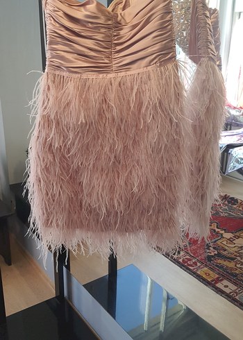 Pembe Mini Straplez Deve Tüyü Detaylı Elbise - Görsel 8