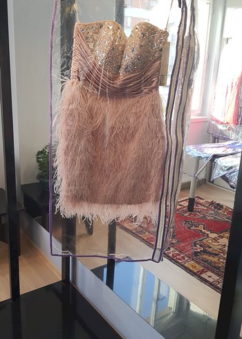 Pembe Mini Straplez Deve Tüyü Detaylı Elbise - Görsel 4