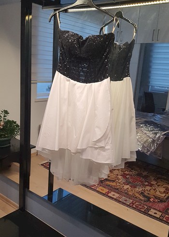 Maxra Govana Siyah Beyaz Straplez Mini Abiye - Görsel 4