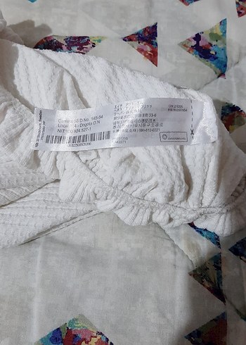 Kadın şort ve tişört ikisi bi arada - Görsel 2