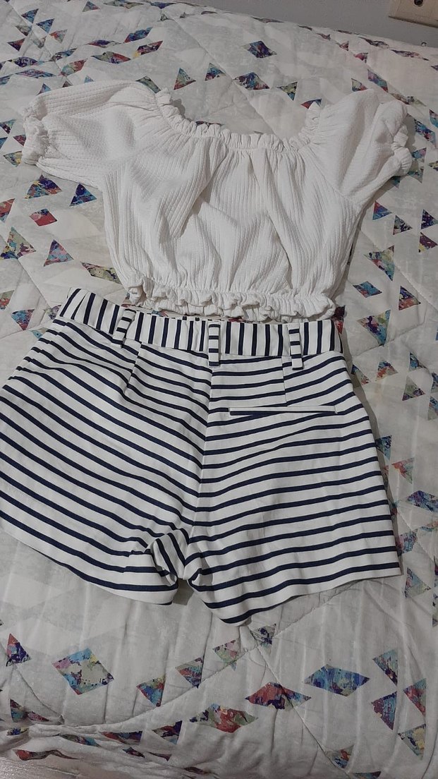 Kadın şort ve tişört ikisi bi arada - Görsel 3