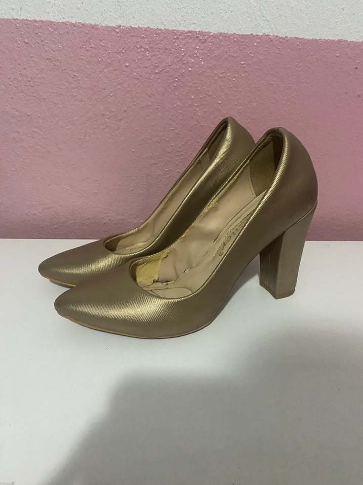 Gold Stiletto Topuklu Kadın Ayakkabı - Görsel 2