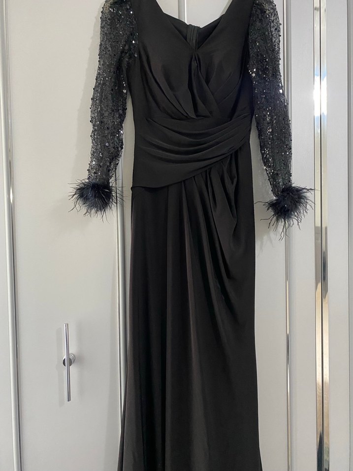 Siyah V Yaka Uzun Kollu Gotik Abiye Elbise - Görsel 3