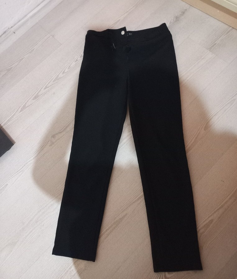 Kadın Siyah Kemerli Midi Kumaş Pantolon - Görsel 2