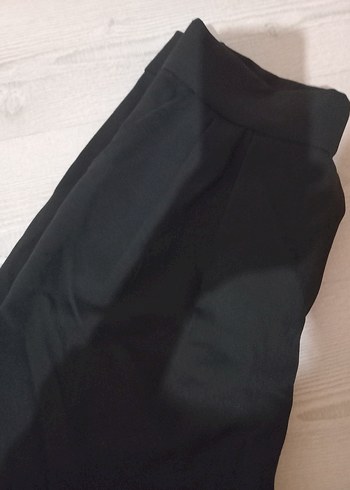 Siyah Kadın Rahat Kesim Önü Cırtlı Kumaş Pantalon - Görsel 2