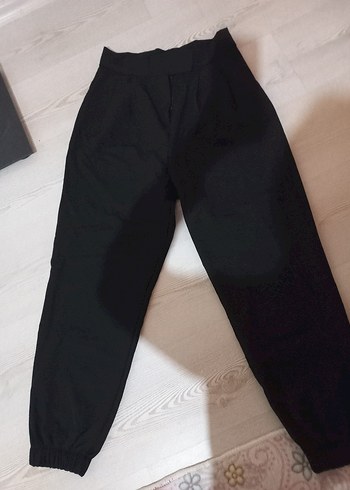 Siyah Kadın Rahat Kesim Önü Cırtlı Kumaş Pantalon - Görsel 3