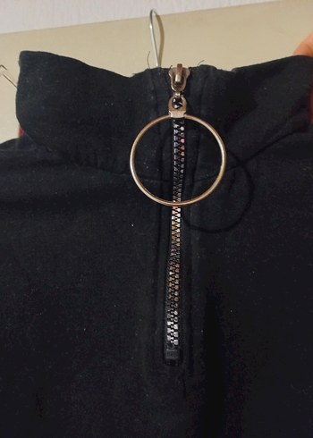 Zincir Detaylı Siyah Kadın Crop Sweatshirt - Görsel 2