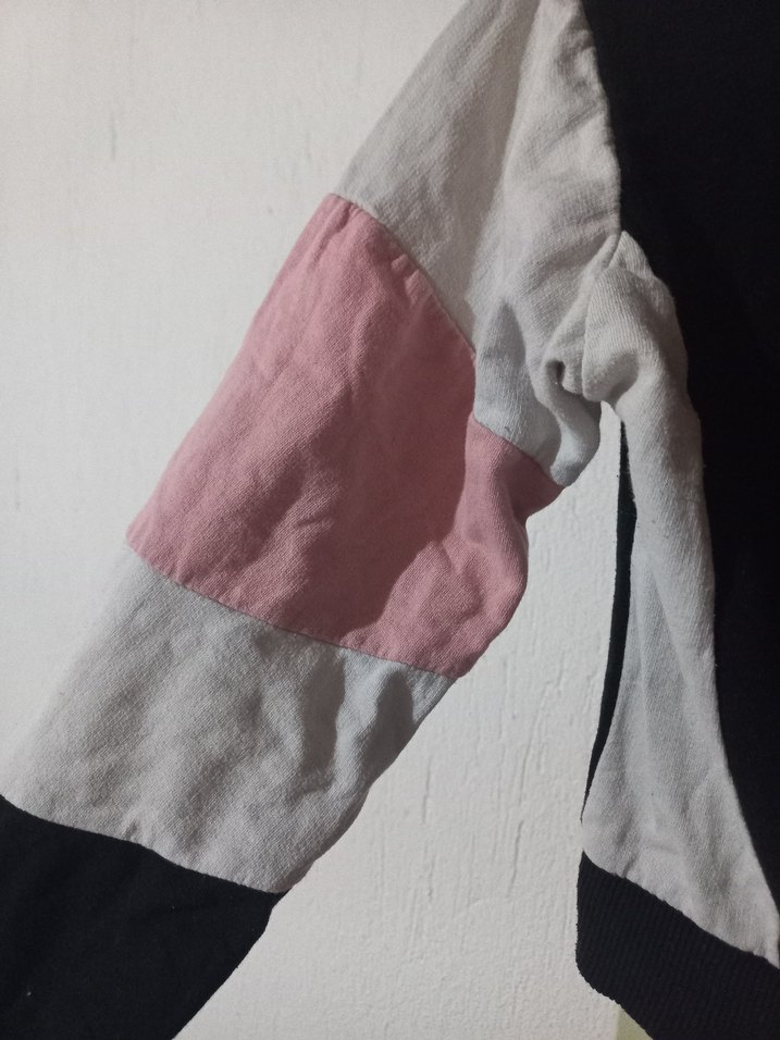 Zincir Detaylı Siyah Kadın Crop Sweatshirt - Görsel 3