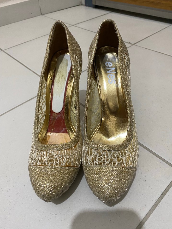 Altın Renkli Dantel Detaylı Stiletto Topuklu Ayakkabı - Görsel 2