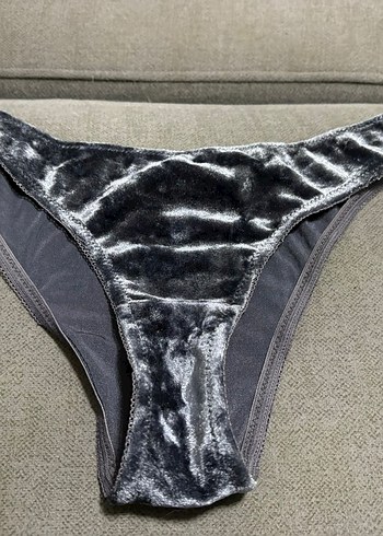 Gri Kadife Doku Bikini Altı