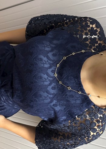 Abiye Dantel Detaylı Lacivert Midi Elbise