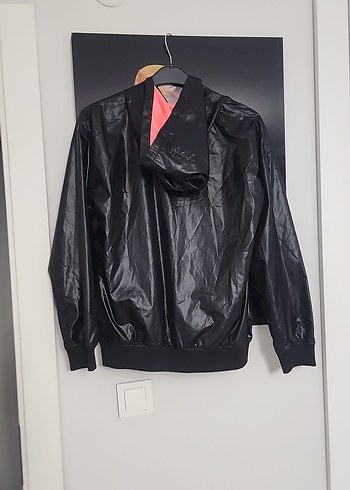 Siyah Kapüşonlu Fermuarlı Erkek Yağmurluk - Görsel 2