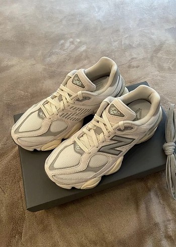 New Balance New Balance 9060 Sea Salt White 40/45