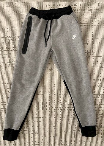 Nike Gri Siyah Fermuarlı Esnek Eşofman Altı
