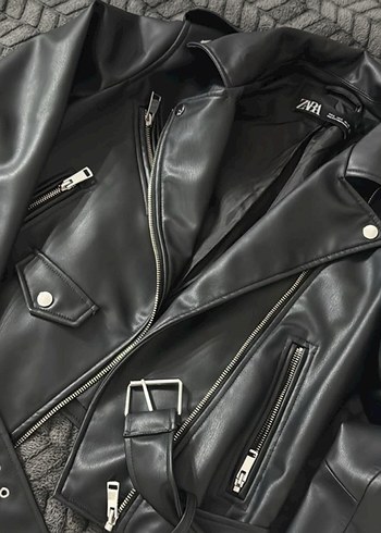 s Beden ZARA Siyah Deri Biker Ceket