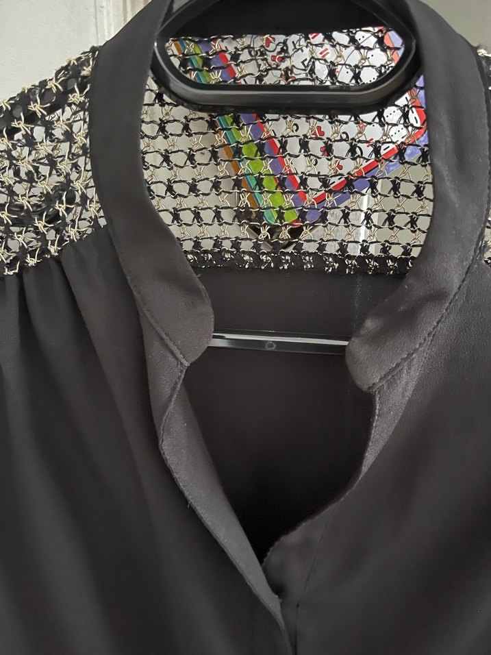 Siyah Pul Detaylı Goth Kadın Gömlek - Görsel 3