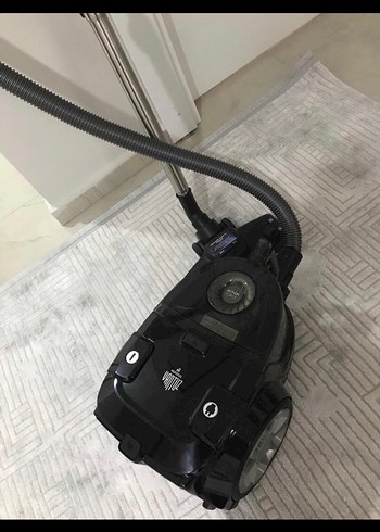 Siyah ve Gri Elektrikli Süpürge