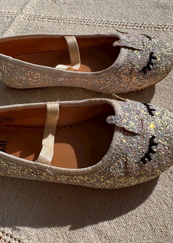 28 Beden H&M Kız Çocuk unicornlu Simli Babet