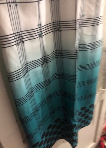 Puantiyeli Beyaz Turkuaz Renklerde Elbise - Görsel 3