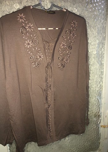 Uzun Kollu V Yaka İşlemeli Bohem Anne Bluzu - Görsel 2