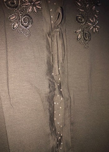 Uzun Kollu V Yaka İşlemeli Bohem Anne Bluzu - Görsel 4