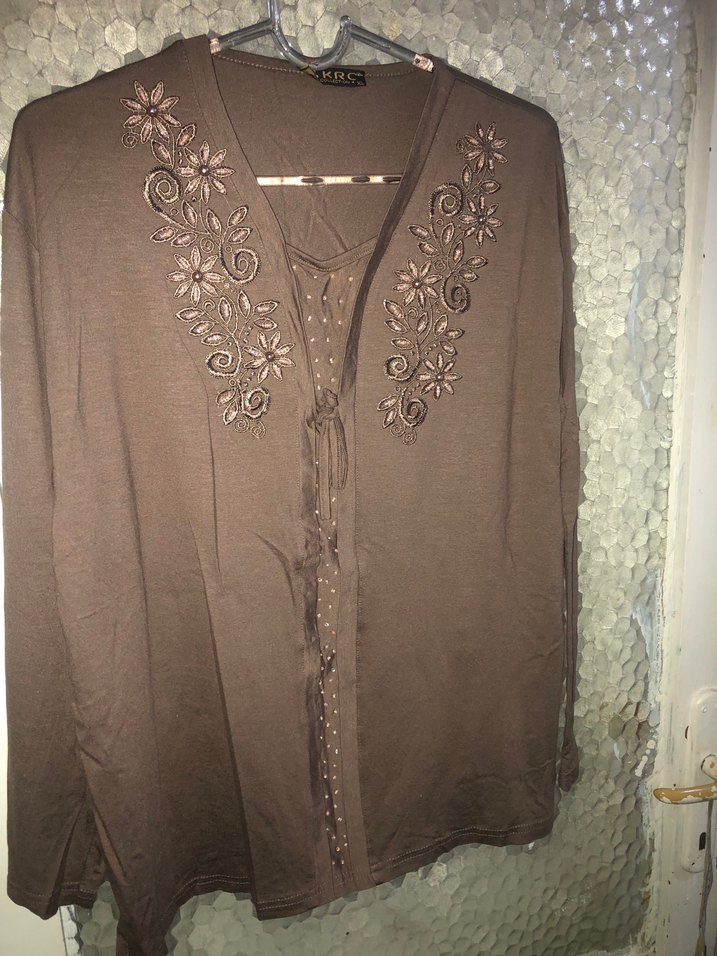 Uzun Kollu V Yaka İşlemeli Bohem Anne Bluzu - Görsel 2