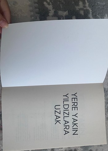 Yere Yakın Yıldızlara Uzak - Emine Tavuz