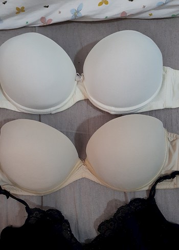 Dantel Detaylı Vintage Sütyenler - Görsel 3