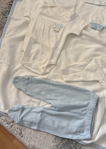 Bebek Beyaz Nakışlı Hastane Kıyafeti Seti - Görsel 4