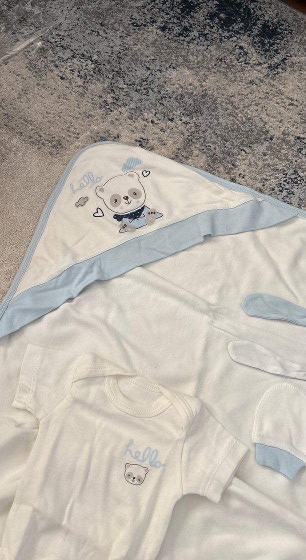 Bebek Beyaz Nakışlı Hastane Kıyafeti Seti - Görsel 2