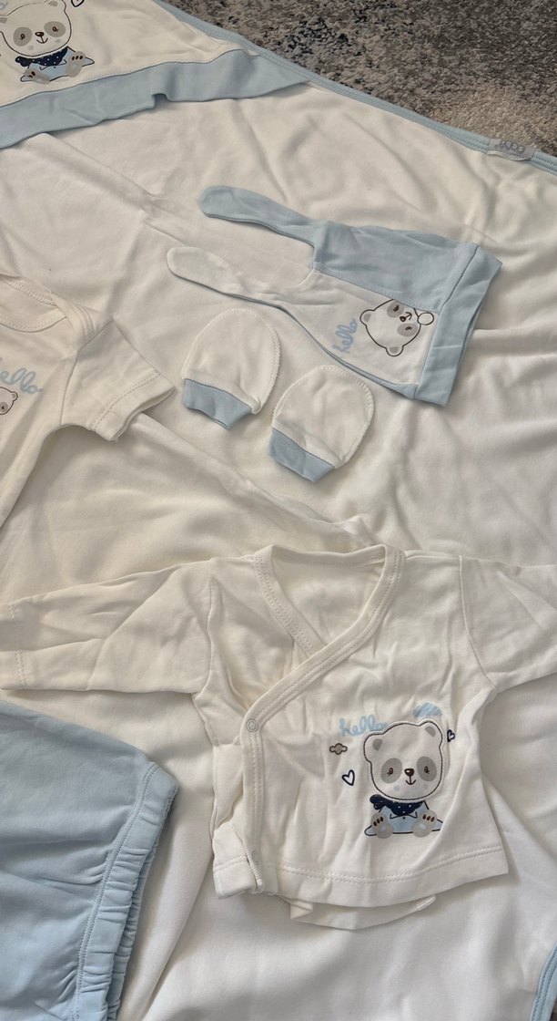 Bebek Beyaz Nakışlı Hastane Kıyafeti Seti - Görsel 3