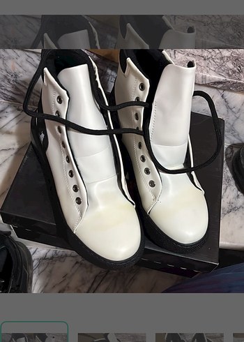 Diğer Modern Siyah Beyaz Bilekli Sneaker Onde Hafif Sararma Var