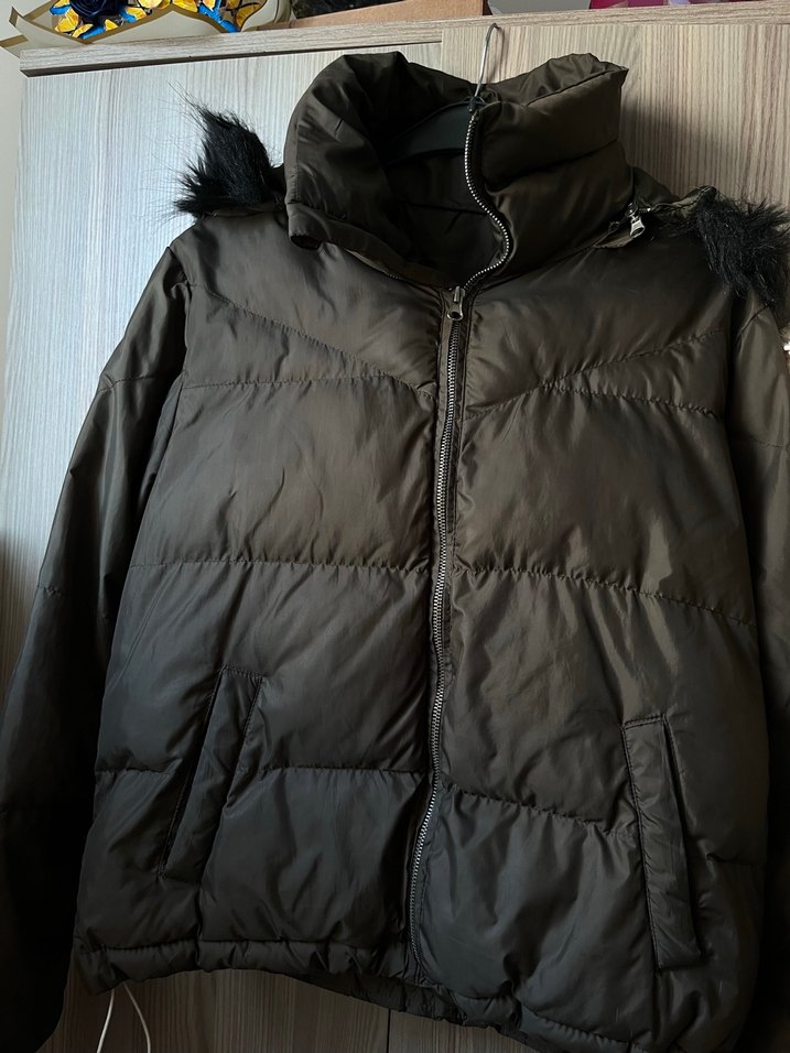 Siyah Kürklü Kadın Kışlık Mont - Görsel 4