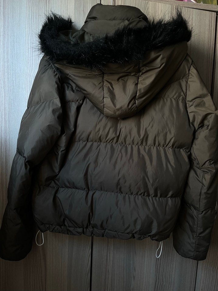 Siyah Kürklü Kadın Kışlık Mont - Görsel 3