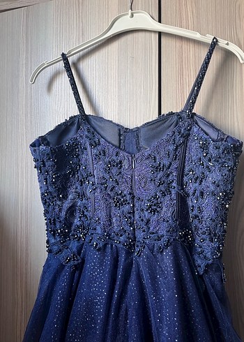 Straplez Lacivert İşlemeli Uzun Abiye - Görsel 3