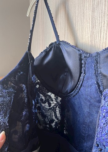 Straplez Lacivert İşlemeli Uzun Abiye - Görsel 5