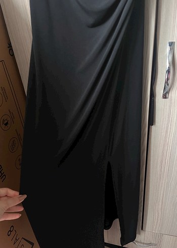 Siyah Drapeli Askılı Uzun Elbise - Görsel 4