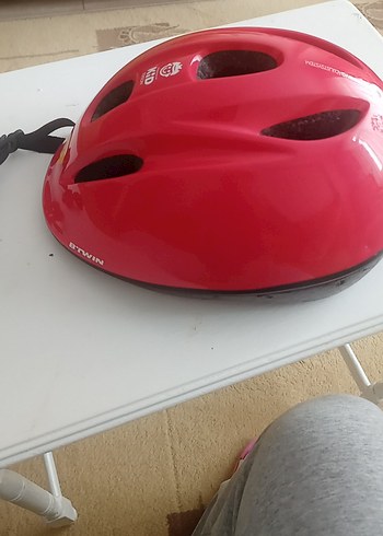 Kırmızı Çocuk Bisiklet Kaskı Velcro Bantlı - Görsel 3