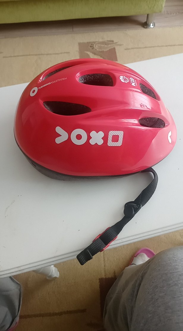 Kırmızı Çocuk Bisiklet Kaskı Velcro Bantlı - Görsel 2