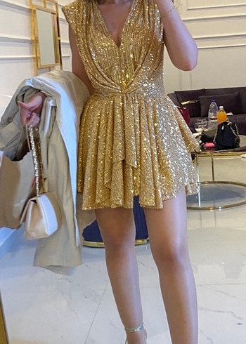 Zara GİRA Parlak Altın Mini Elbise V Yaka