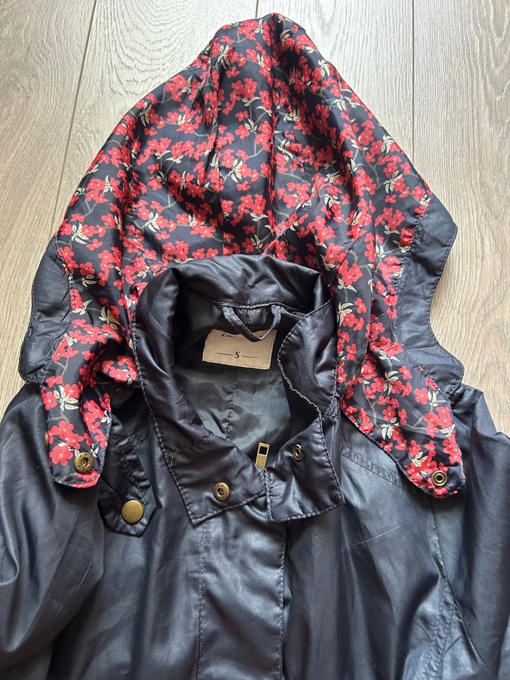 Desenli lacivert  Yağmurluk - Görsel 3