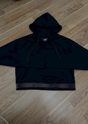 Siyah Kapüşonlu Kadın Sweatshirt crop sırt detaylı