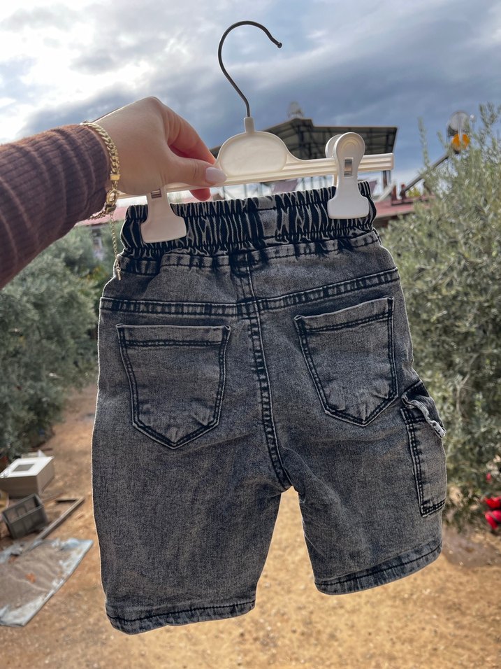 Erkek Gri Batik Desenli Kot Şort - Görsel 2