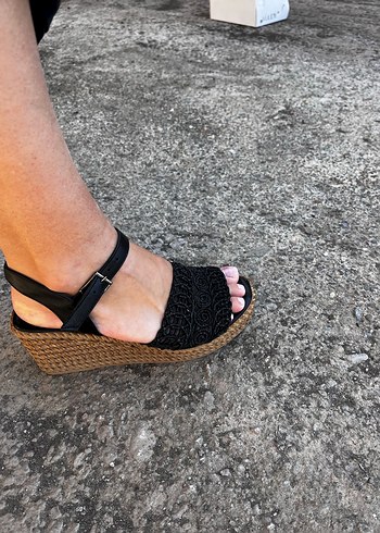 Dantel Detaylı Siyah Dolgu Topuklu Kadın Ayakkabı - Görsel 4