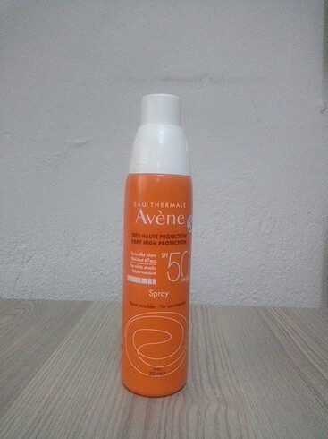 Avene güneş spreyi