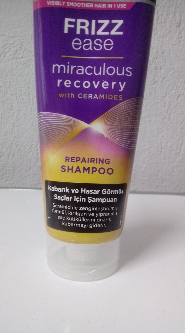 John Frieda Frizz Ease Onarıcı Şampuan 250ml - Görsel 2